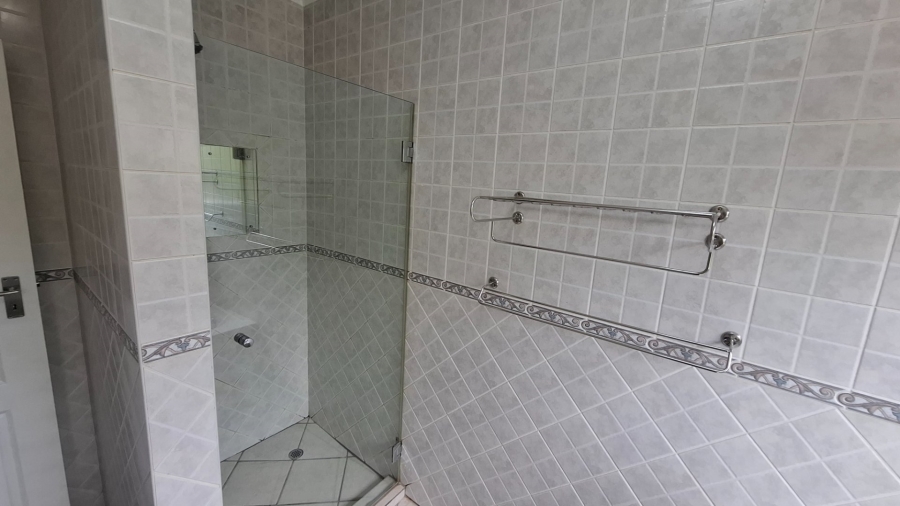 4 Bedroom Property for Sale in Menkenkop Western Cape